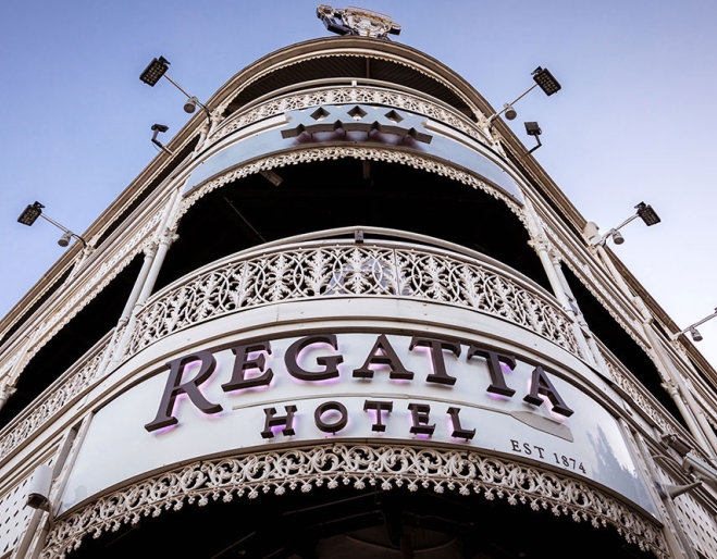 Regatta Hotel, Toowong 