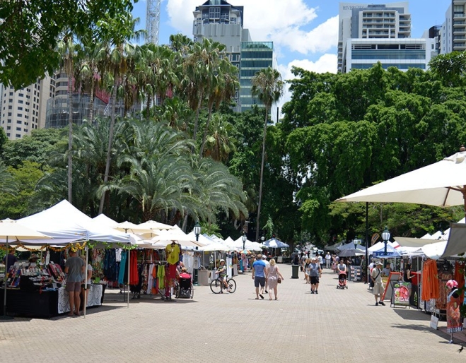 Rows of market stalls in Brisbane Botanical Gardens