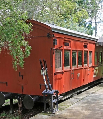 Mt Nebo Railway Carriage & Chalet Mt Nebo Railway Carriage & Chalet
