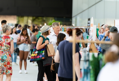 People browsing stalls QAGOMA Christmas Design Market