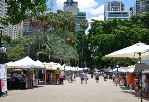 Rows of market stalls in Brisbane Botanical Gardens